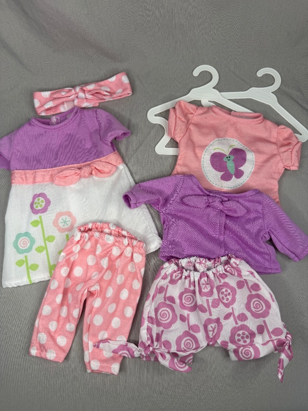 Melissa & Doug – Mine To Love Baby Doll Clothing Set w/ Hangers